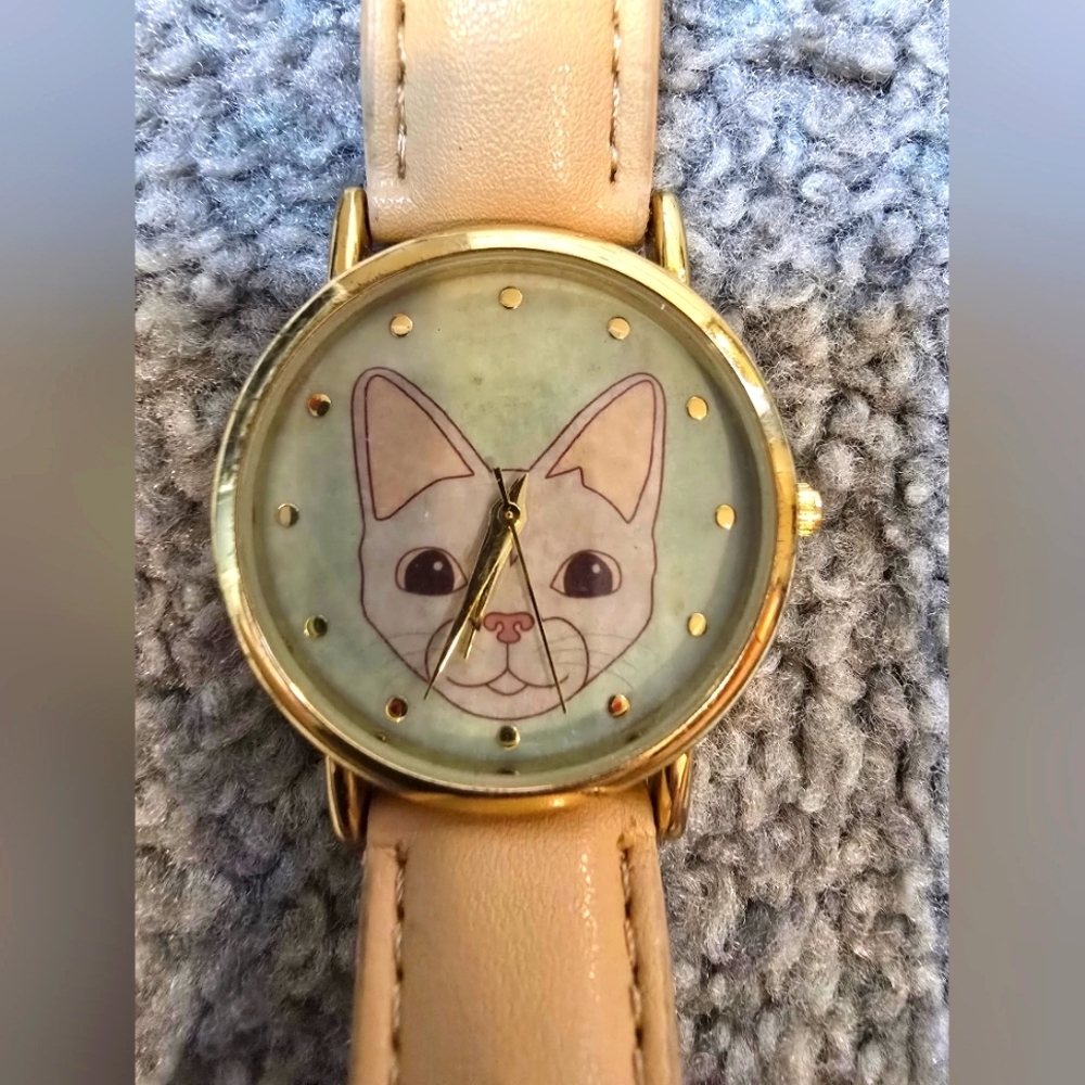 Accutime Cat Face Watch Vintage Faux Leather Manmade Materials